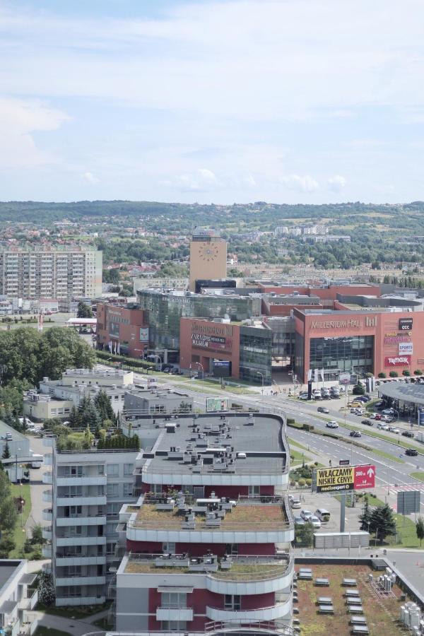 Capital Towers - Red Z Widokiem Na Panorame Miasta I Rzeke *